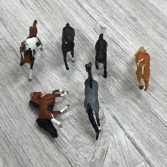 Breyer Mini Whinnies Gaited Collection 2008 #300119 Set of 6 - EUC - Picture 2 of 7